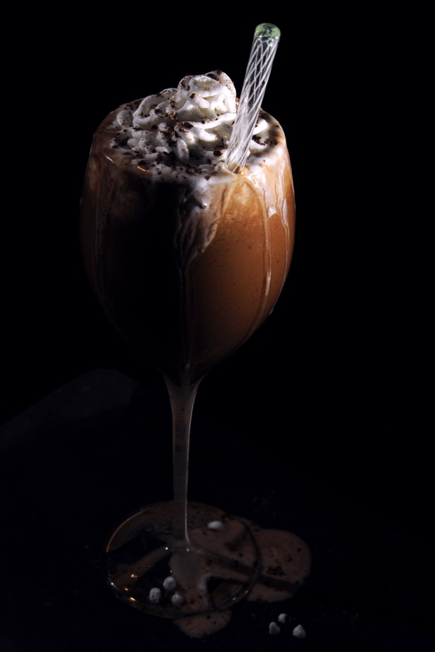 Chocolat chaud Vegan lait d'amande chantilly à la crème de coco cannel jack daniels cacao de martinique